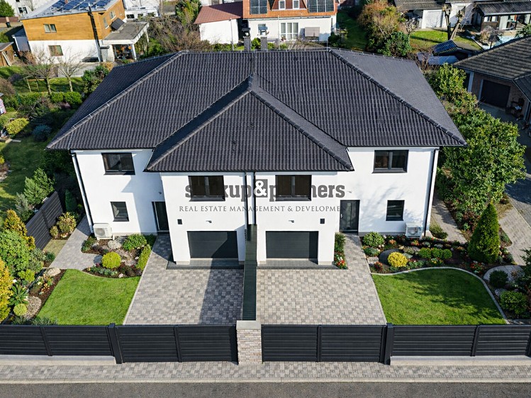 Prodej rodinného domu 193 m², pozemek 468 m² - foto 1