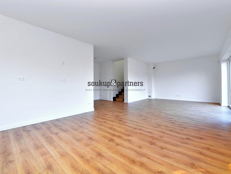 Prodej rodinného domu 193 m², pozemek 468 m² - foto 5