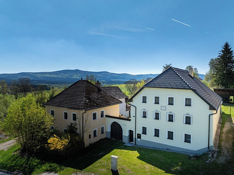 Prodej rodinného domu 180 m², pozemek 559 m² - foto 1