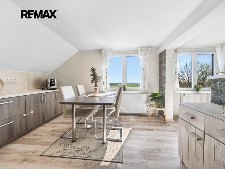 Prodej rodinného domu 240 m², pozemek 1 883 m² - foto 2