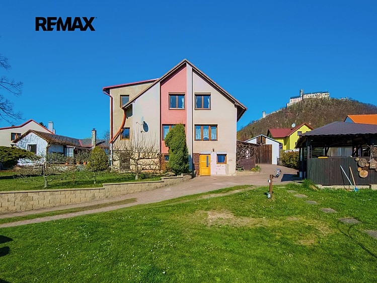 Prodej rodinného domu 240 m², pozemek 1 883 m² - foto 1