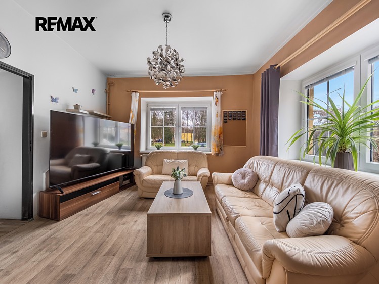 Prodej rodinného domu 160 m², pozemek 123 m² - foto 2