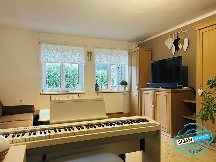 Prodej rodinného domu 234 m², pozemek 682 m² - foto 3