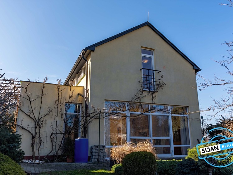 Prodej rodinného domu 180 m², pozemek 947 m² - foto 8