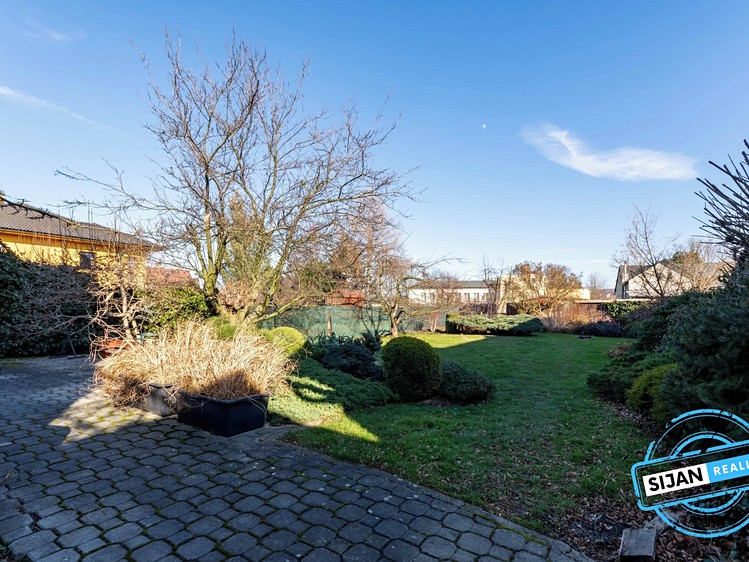 Prodej rodinného domu 180 m², pozemek 947 m² - foto 5