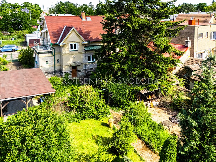 Prodej rodinného domu 180 m², pozemek 1 189 m² - foto 2