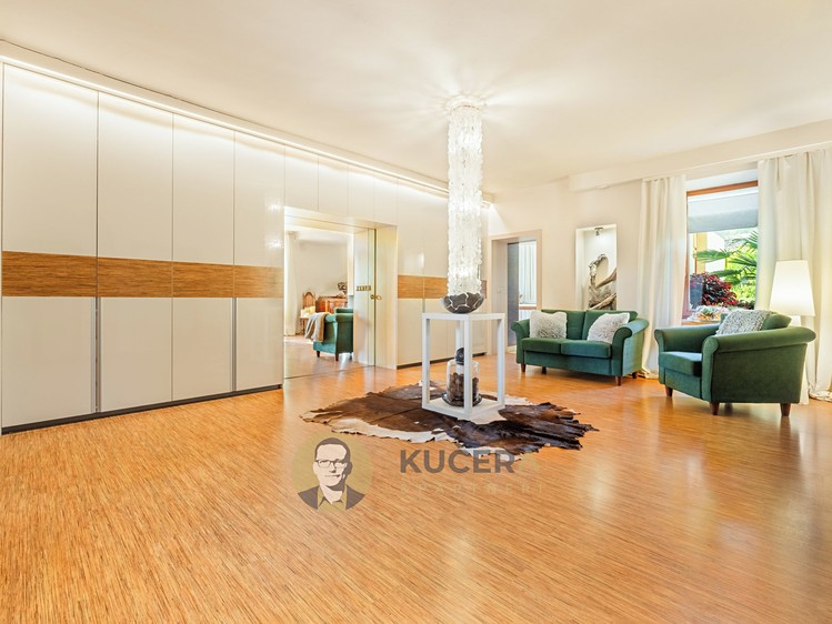 Prodej rodinného domu 672 m², pozemek 7 360 m² - foto 5