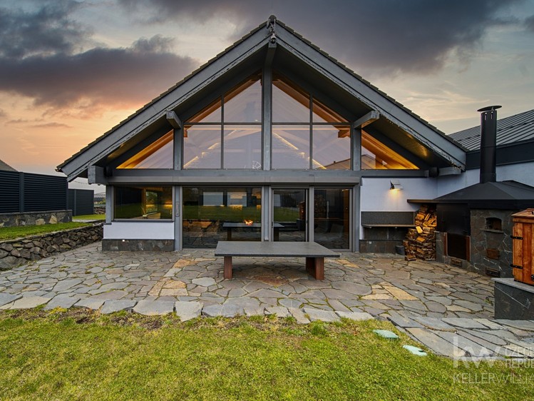 Prodej rodinného domu 486 m², pozemek 1 859 m² - foto 1