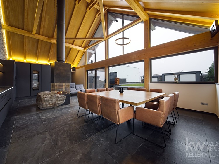Prodej rodinného domu 486 m², pozemek 1 859 m² - foto 4