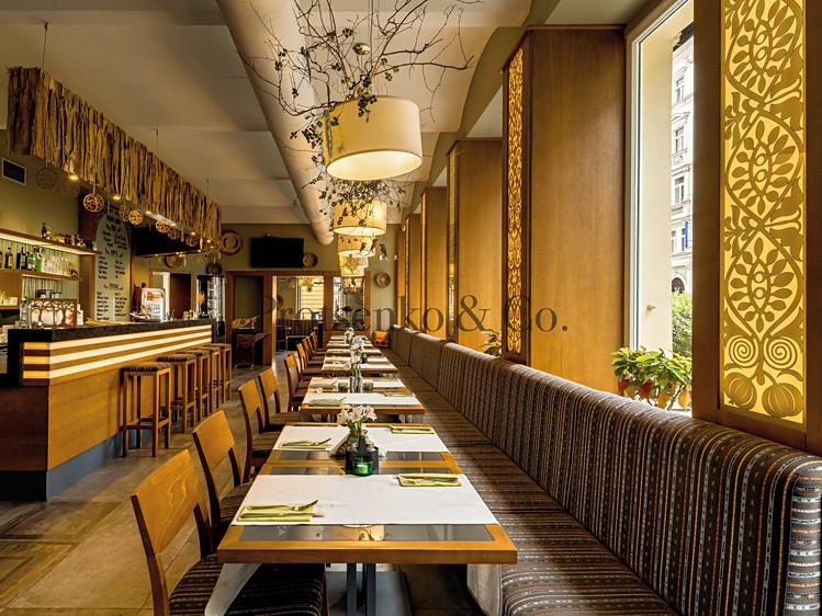 Prodej restaurace 230 m² - foto 1