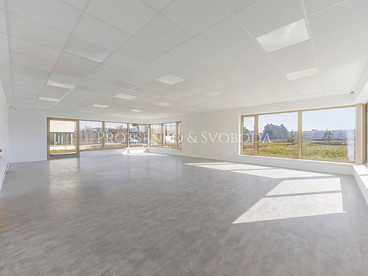 Pronájem kanceláře 937 m² - foto 1