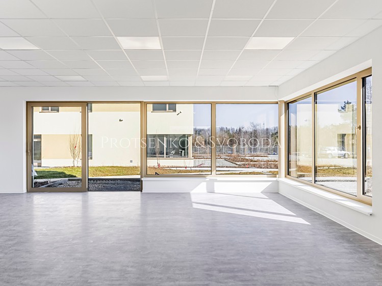 Pronájem kanceláře 270 m² - foto 1