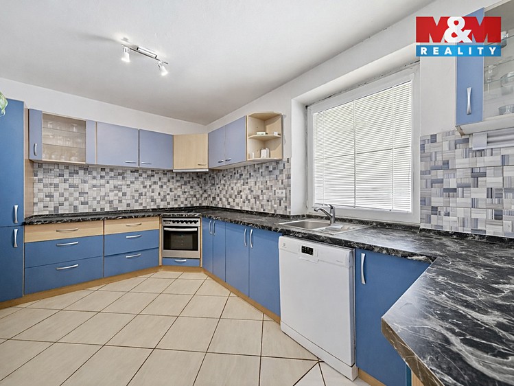 Prodej  rodinného domu 408 m², pozemek 772 m² - foto 4
