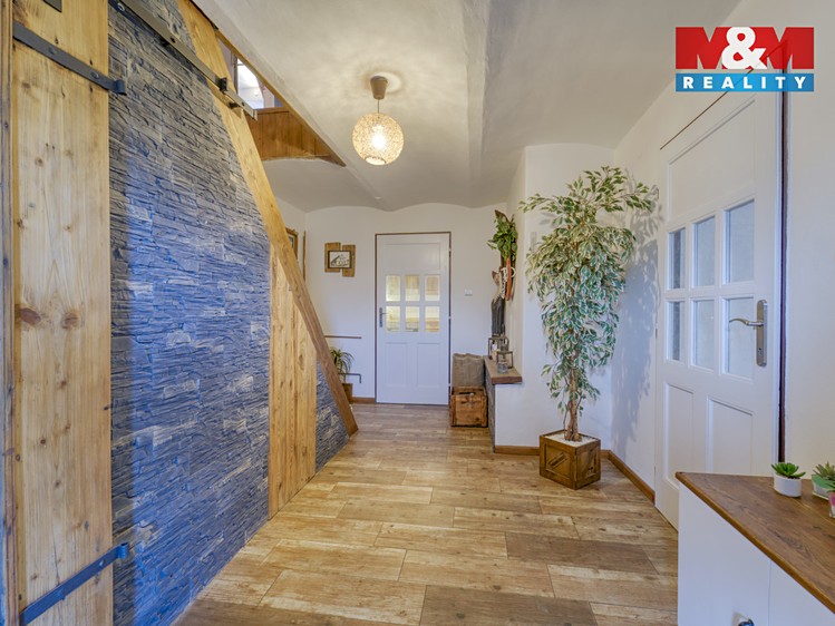 Prodej  rodinného domu 189 m², pozemek 2 378 m² - foto 8