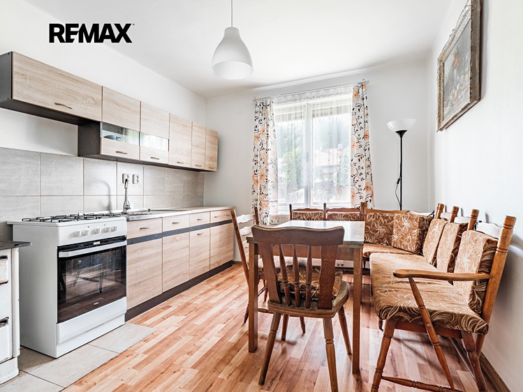 Prodej rodinného domu 142 m², pozemek 782 m² - foto 4