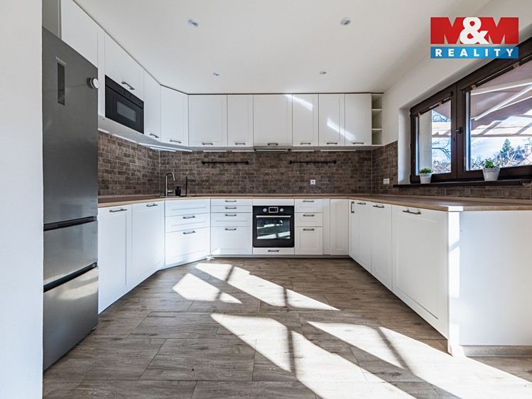 Prodej  rodinného domu 144 m², pozemek 358 m² - foto 3