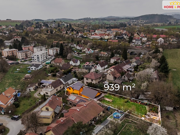 Prodej rodinného domu 258 m², pozemek 939 m² - foto 6