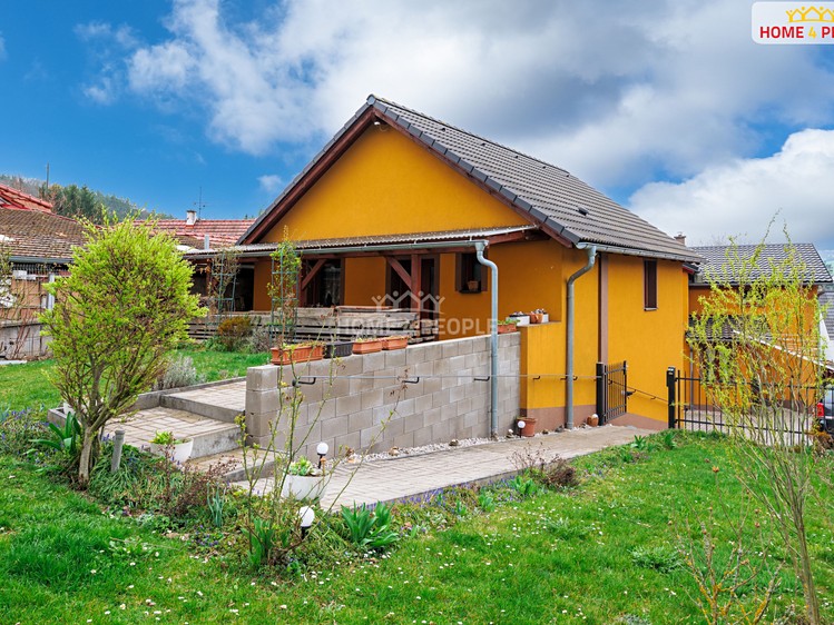 Prodej rodinného domu 258 m², pozemek 939 m² - foto 5