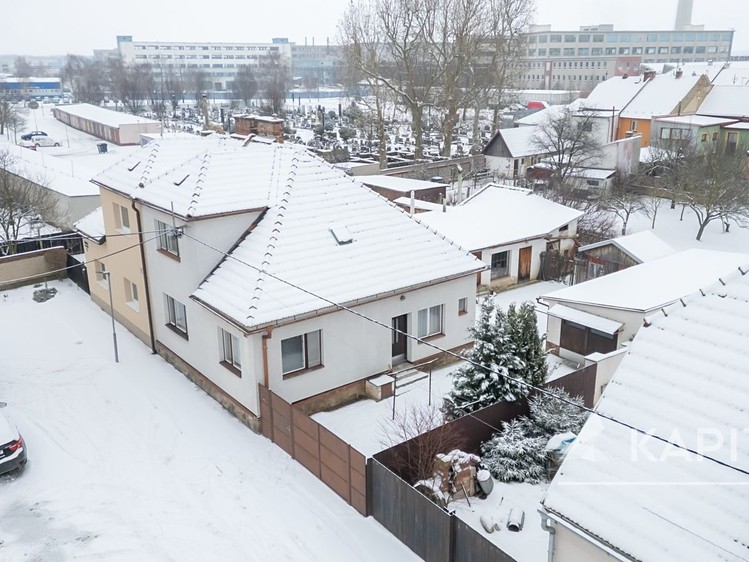 Prodej rodinného domu 80 m², pozemek 923 m² - foto 1