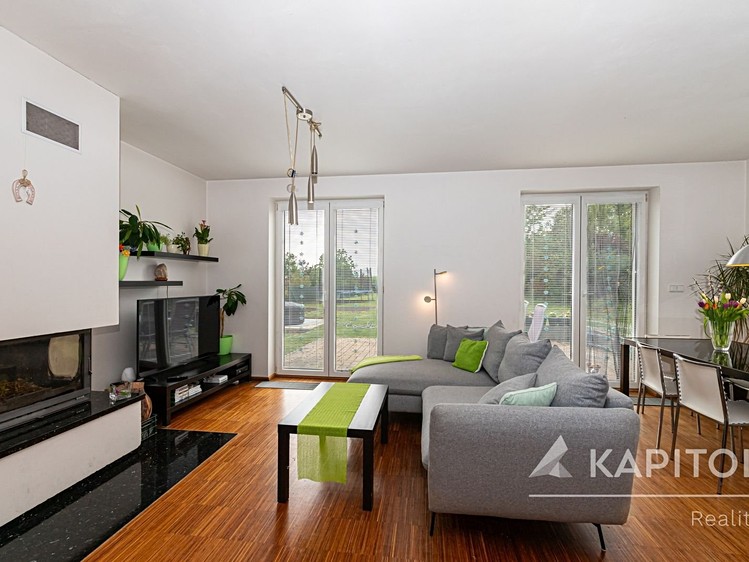 Prodej rodinného domu 149 m², pozemek 976 m² - foto 2