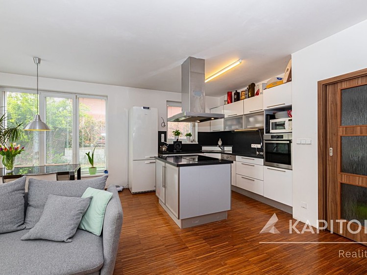 Prodej rodinného domu 149 m², pozemek 976 m² - foto 5
