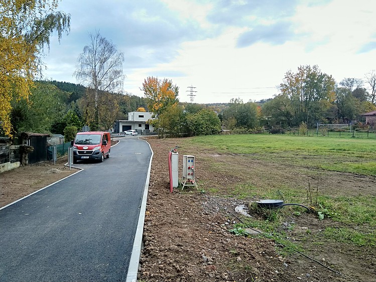 Prodej stavebního pozemku 1 414 m² - foto 1