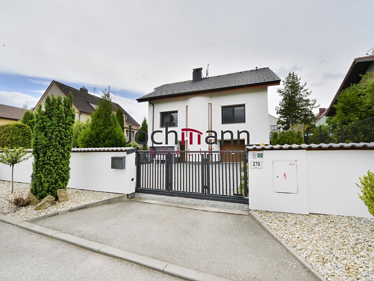 Pronájem bytu 3+kk 91 m² (Podkrovní) - foto 1