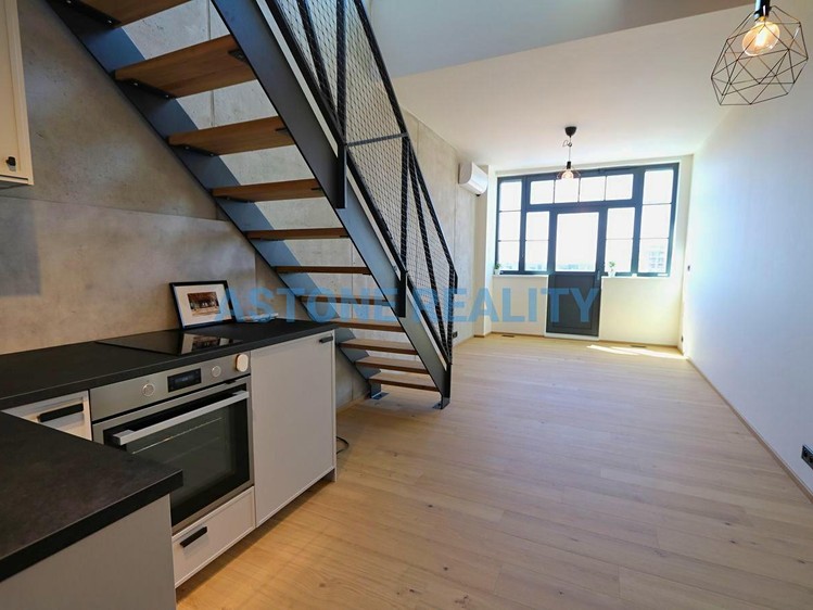 Pronájem bytu 2+kk 64 m² (Loft) - foto 4