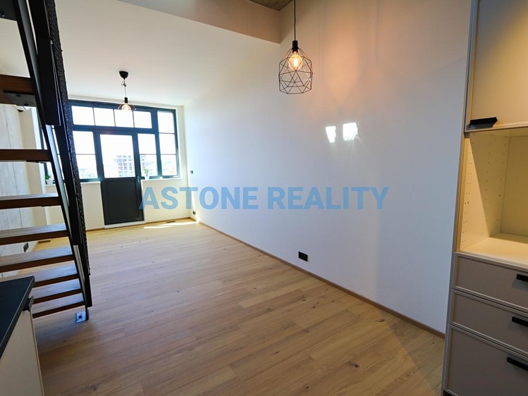 Pronájem bytu 2+kk 64 m² (Loft) - foto 8