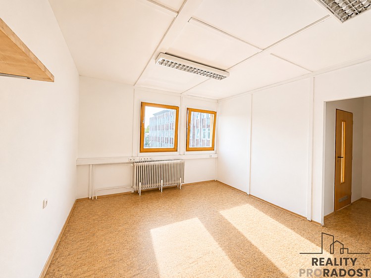 Pronájem bytu 1+1 30 m² - foto 3