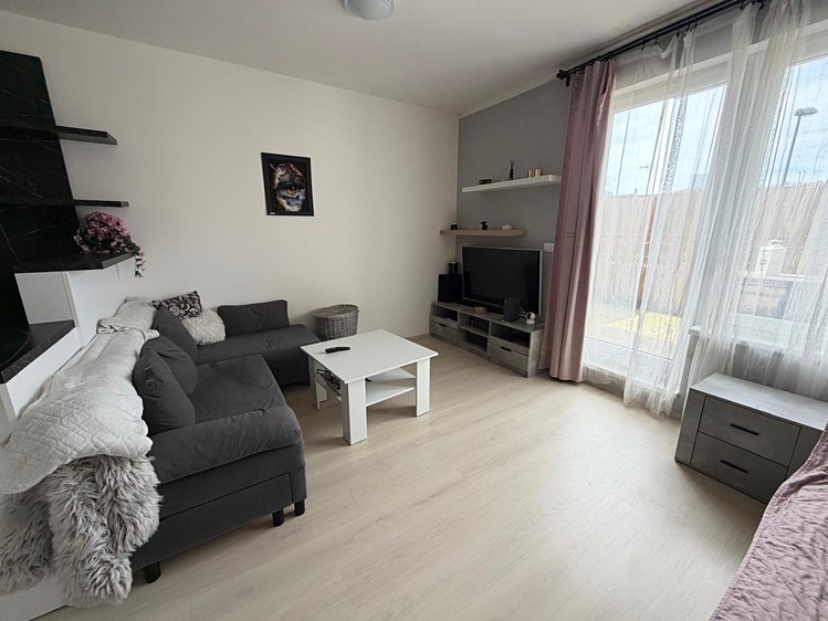 Prodej bytu 1+kk 35 m² (Jednopodlažní) - foto 2