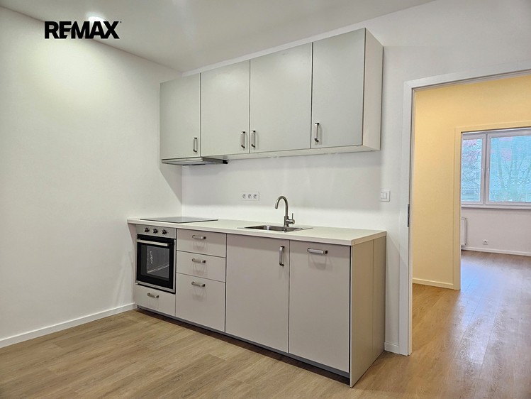 Pronájem bytu 2+kk 48 m² - foto 3