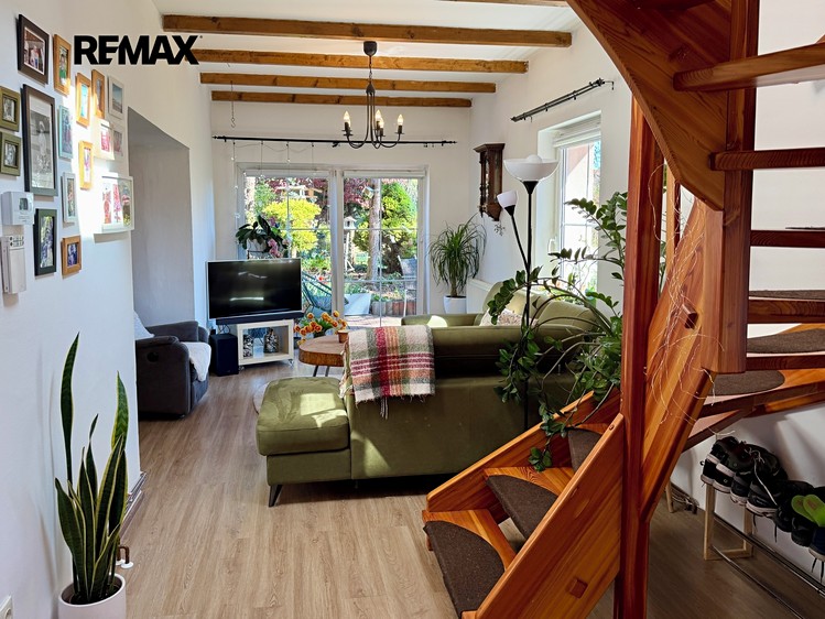 Prodej  rodinného domu 214 m², pozemek 611 m² - foto 3