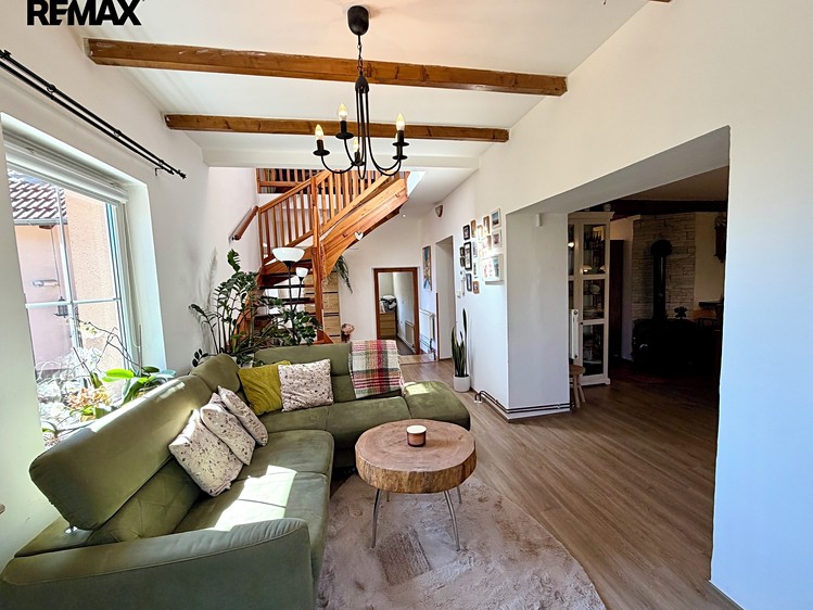 Prodej  rodinného domu 214 m², pozemek 611 m² - foto 8