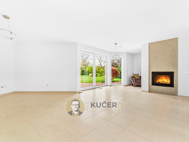 Prodej rodinného domu 488 m², pozemek 1 376 m² - foto 5