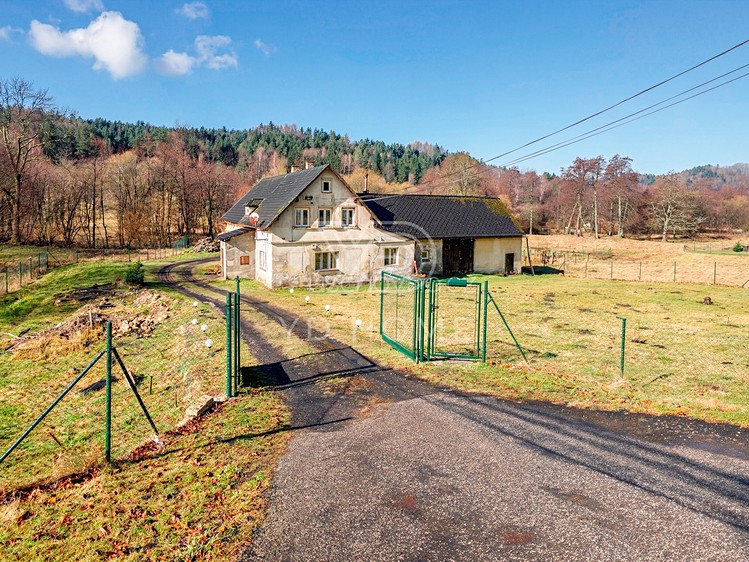 Prodej rodinného domu 250 m², pozemek 3 375 m² - foto 1