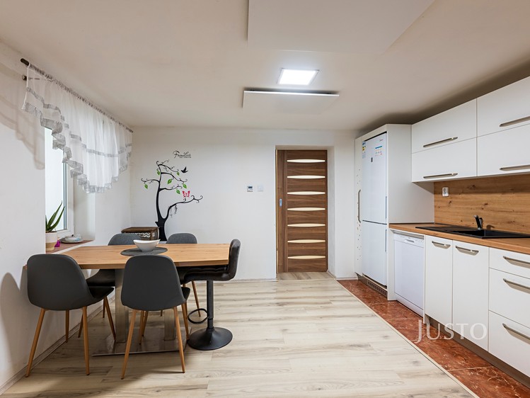 Prodej rodinného domu 97 m², pozemek 326 m² - foto 4