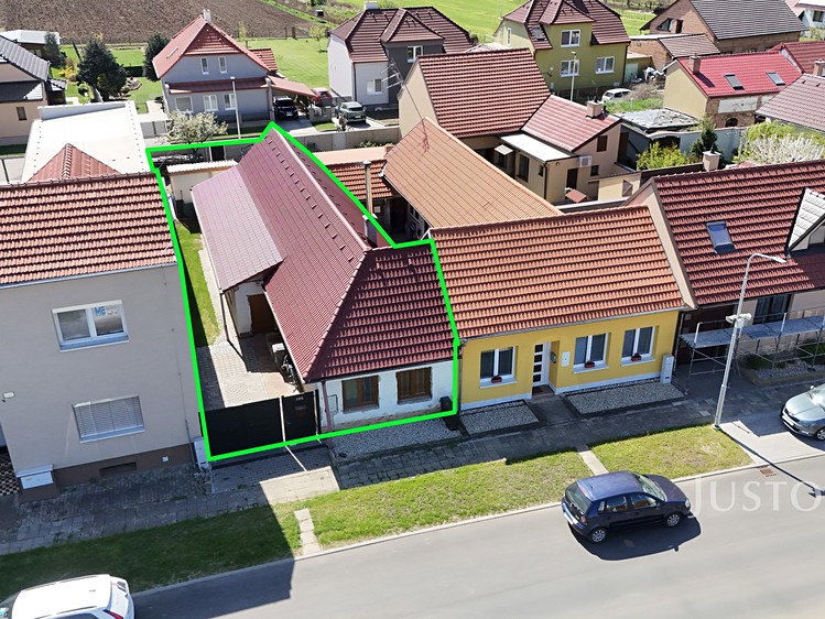 Prodej rodinného domu 97 m², pozemek 326 m² - foto 1