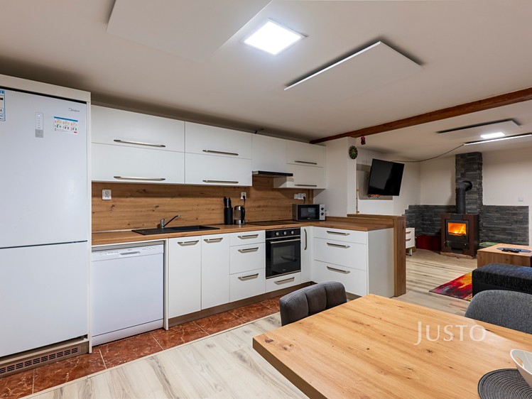 Prodej rodinného domu 97 m², pozemek 326 m² - foto 2