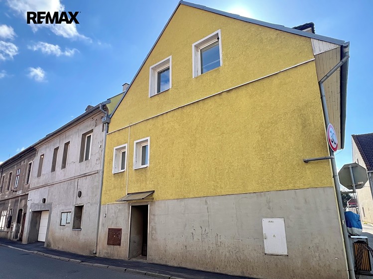 Prodej vícegeneračního domu 407 m², pozemek 244 m² - foto 2