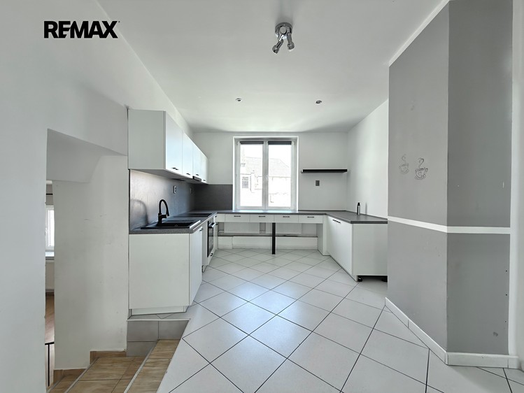 Prodej vícegeneračního domu 407 m², pozemek 244 m² - foto 7