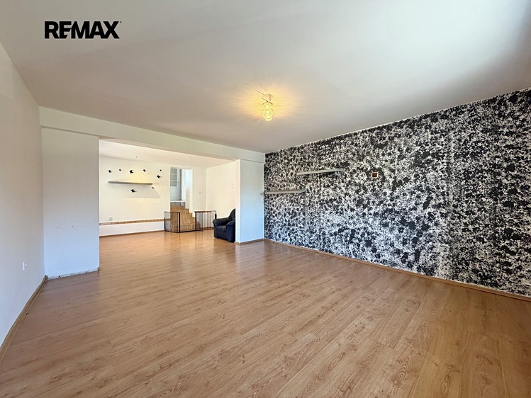 Prodej vícegeneračního domu 407 m², pozemek 244 m² - foto 6