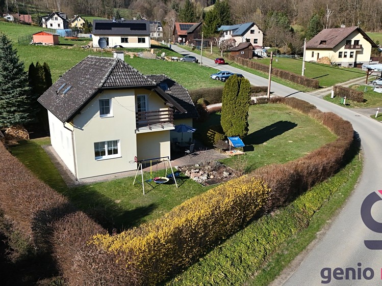 Prodej rodinného domu 110 m², pozemek 869 m² - foto 2