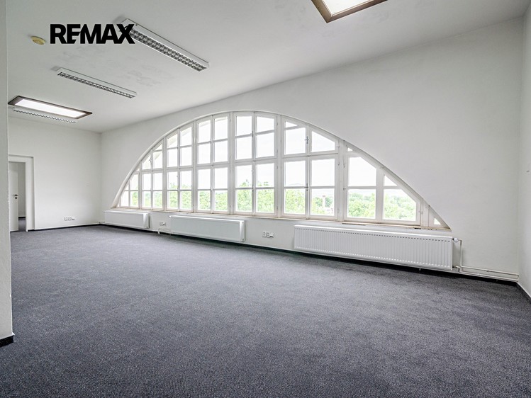 Pronájem kanceláře 52 m² - foto 4