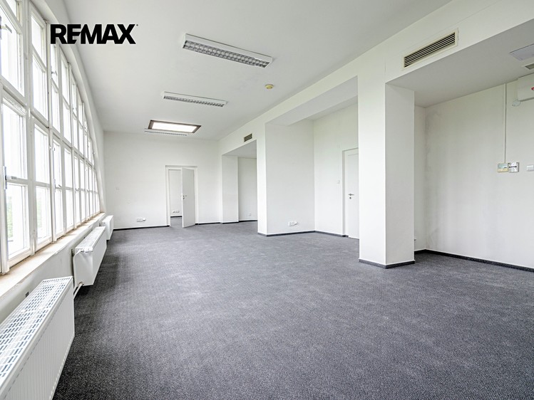 Pronájem kanceláře 52 m² - foto 2