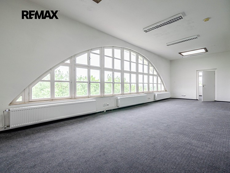 Pronájem kanceláře 52 m² - foto 1