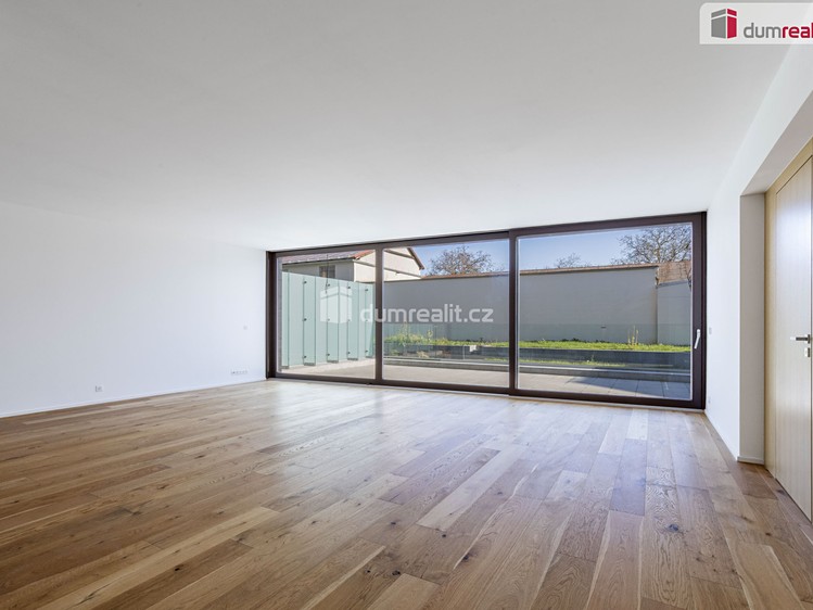 Prodej rodinného domu 378 m², pozemek 360 m² - foto 6