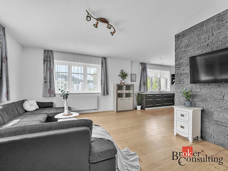 Prodej rodinného domu 163 m², pozemek 1 277 m² - foto 4