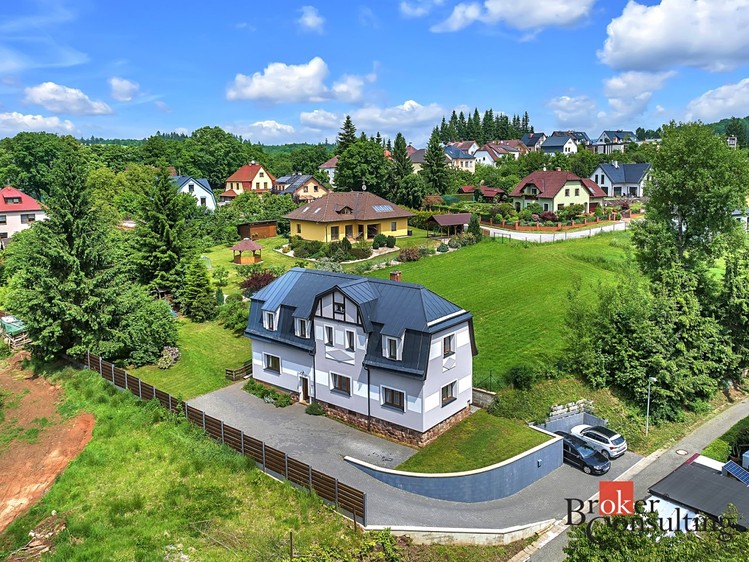 Prodej rodinného domu 163 m², pozemek 1 277 m² - foto 1