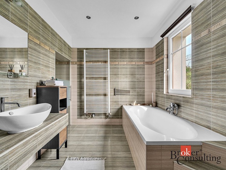 Prodej rodinného domu 163 m², pozemek 1 277 m² - foto 7